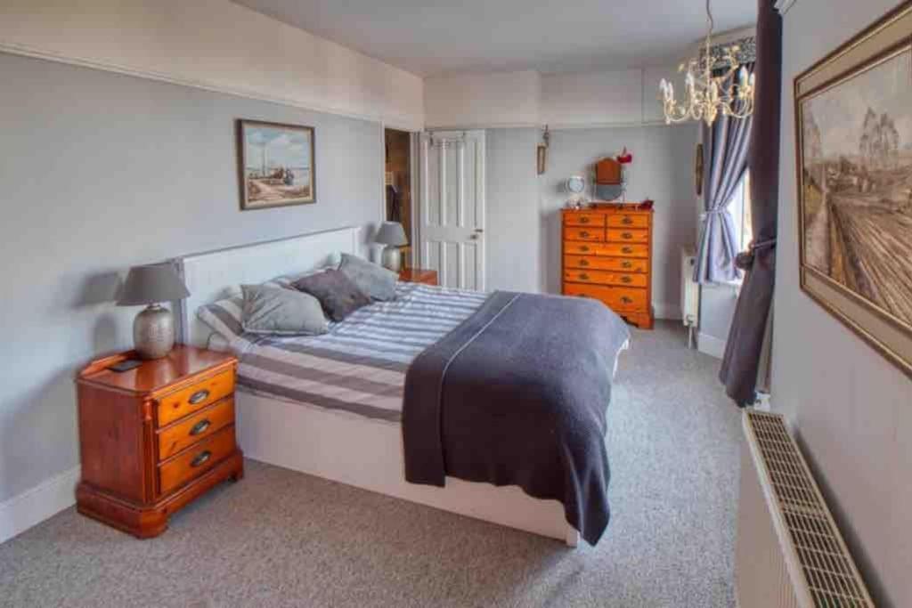 Hébergement de vacances Large Character Home, Hot Tub, 5 Min Walk Gorleston-on-Sea