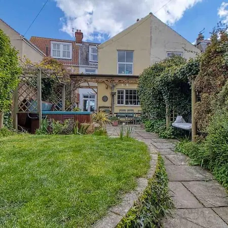 Large Character Home, Hot Tub, Beach 5 Min Walk Gorleston-On-Sea Exterior photo