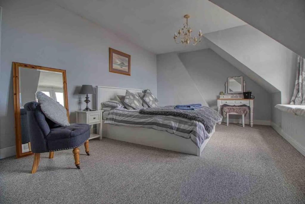 Large Character Home, Hot Tub, 5 Min Walk Gorleston-On-Sea