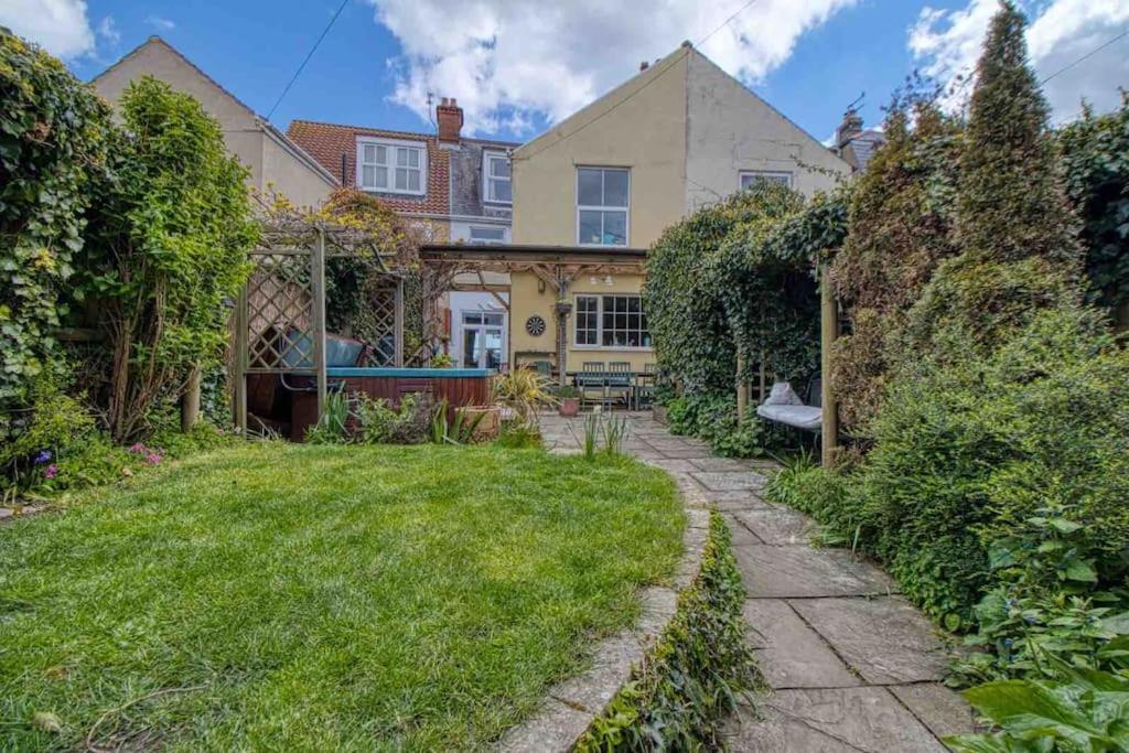 Holiday home Large Character Home, Hot Tub, 5 Min Walk Gorleston-On-Sea